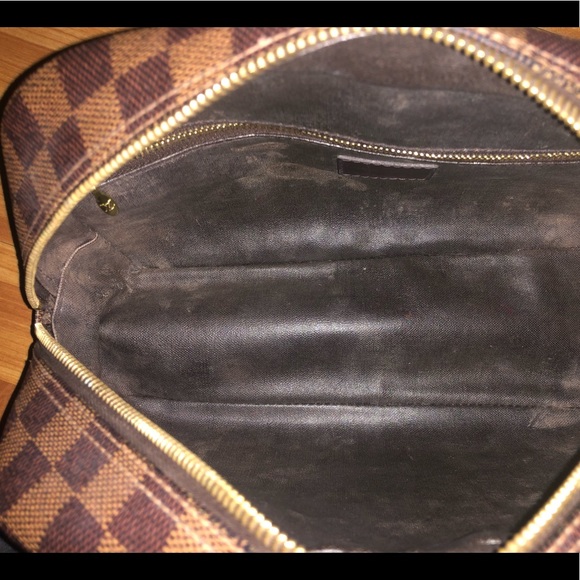 SOLD!!! Louis Vuitton toiletry Damier Ebene bag - Picture 11 of 16